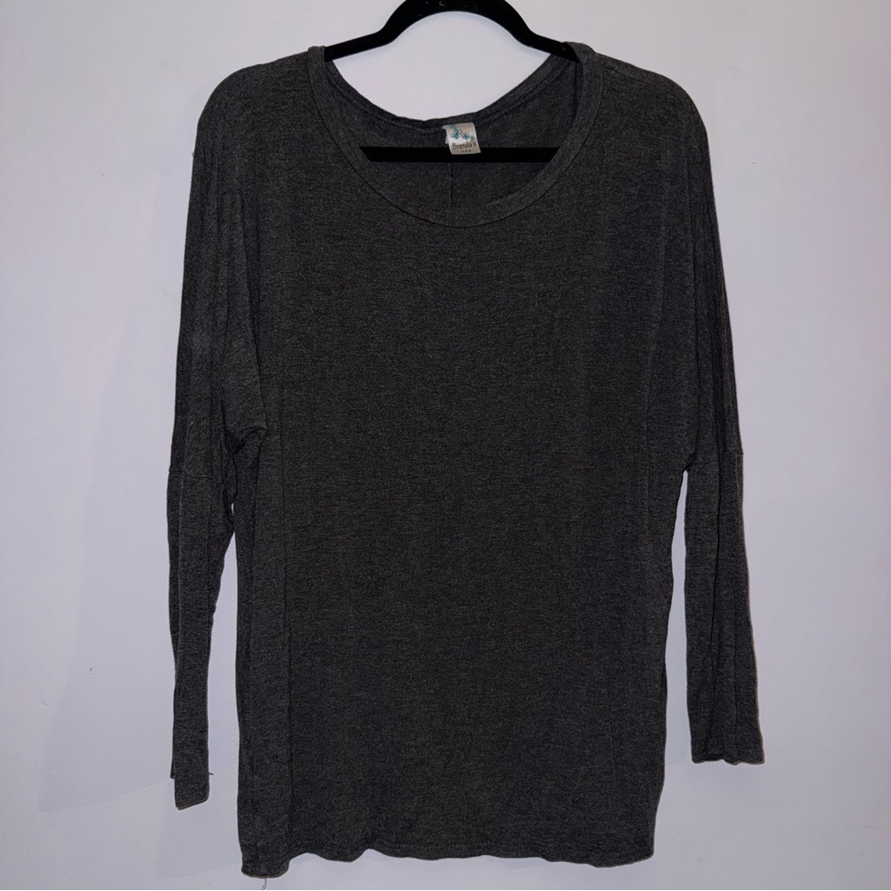 Brenda’s USA women’s size large Charcoal gray long sleeve round neck w/ pockets